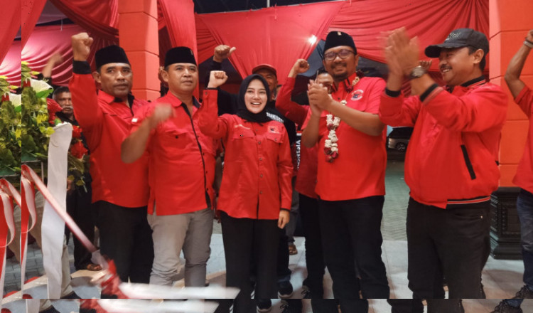 Posko Pemenangan Bacaleg Desi Prakasiwi Diresmikan Ketua DPC PDI Perjuangan Banyuwangi