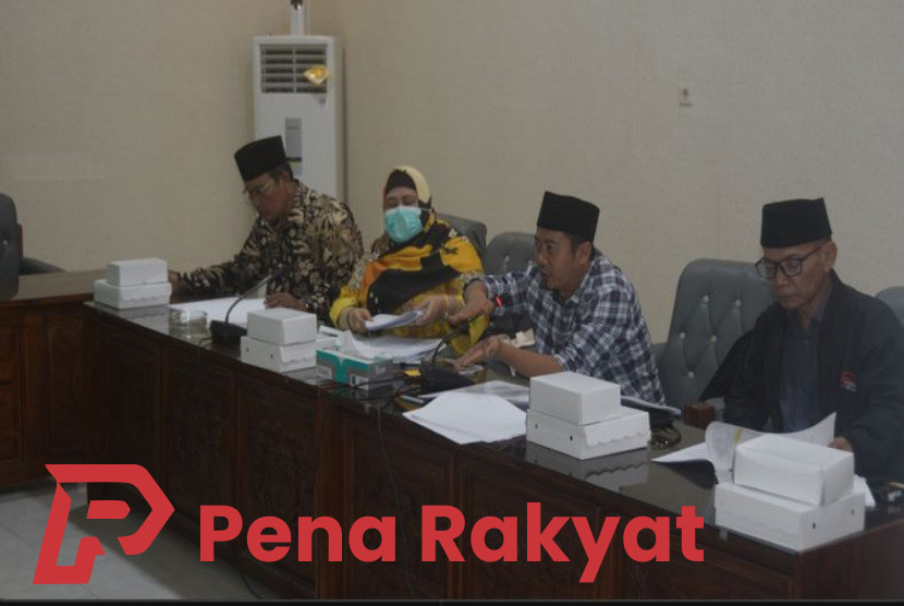 Rapat finalisasi Raperda BUMD DPRD Banyuwangi