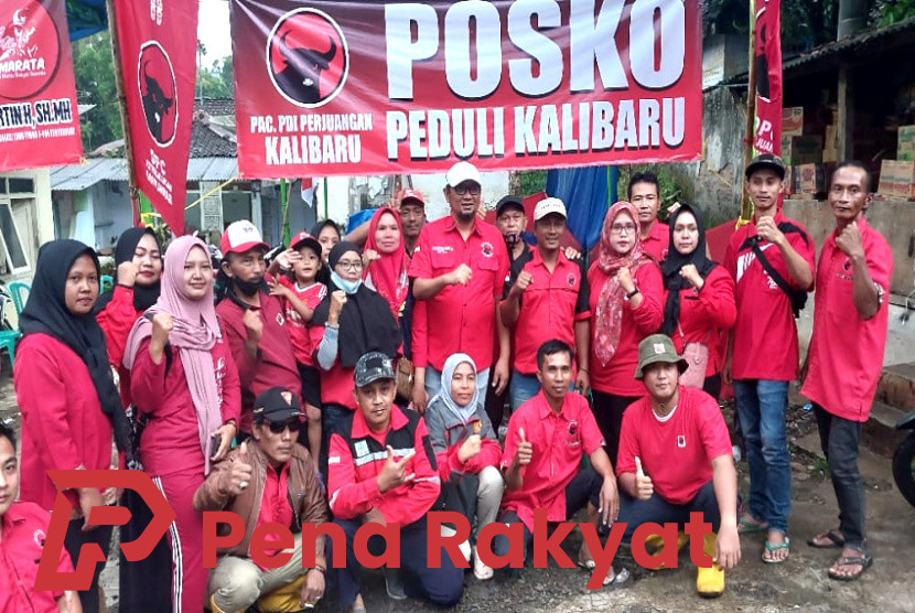 PDI Perjuangan Banyuwangi Peduli Korban Banjir Kalibaru, Dirikan Posko hingga Salurkan Paket Sembako