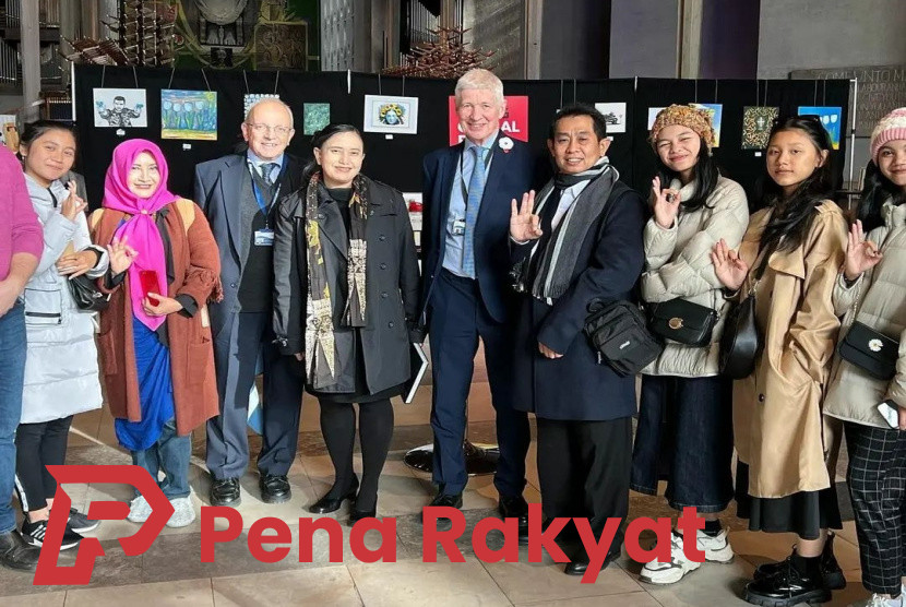 Kadispendik Banyuwangi Ikut Dampingi Pelajar Tampil Tari Gandrung di London
