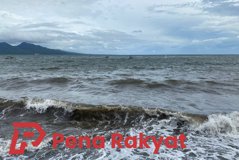 Air Wisata Pantai Banyuwangi Keruh Dampak Hujan