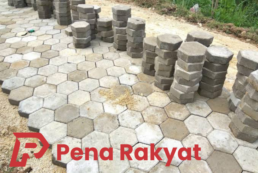 Desa Sumbermulyo Mandiri Bangun Jalan Paving Berkat Pelaku Investasi 