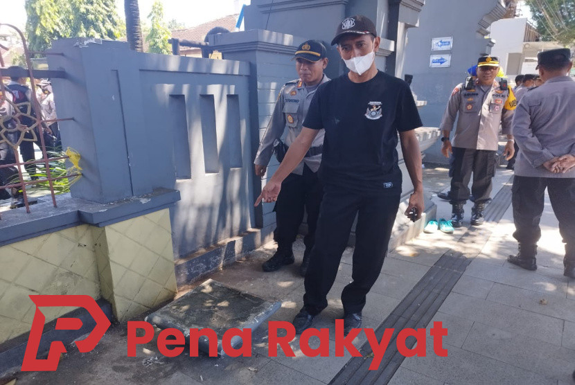 Warga Pakel Kepung Kantor PN, Sejumlah Infrastruktur Dirusak