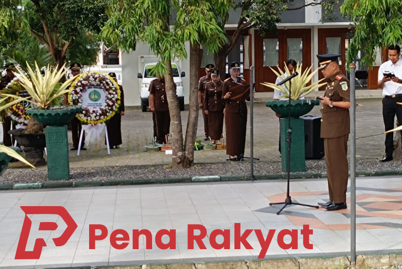 Kejari Banyuwangi Gelar Tabur Bunga Dan Baksos 