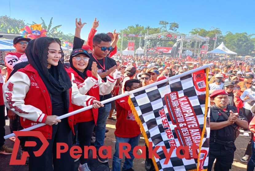 Ribuan Banteng Muncar Padati Kampanye Akbar Desi Prakasiwi