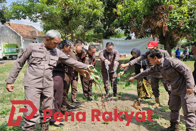 Kejari Musnahkan Barang Bukti Kejahatan, Banyuwangi Lebih Aman